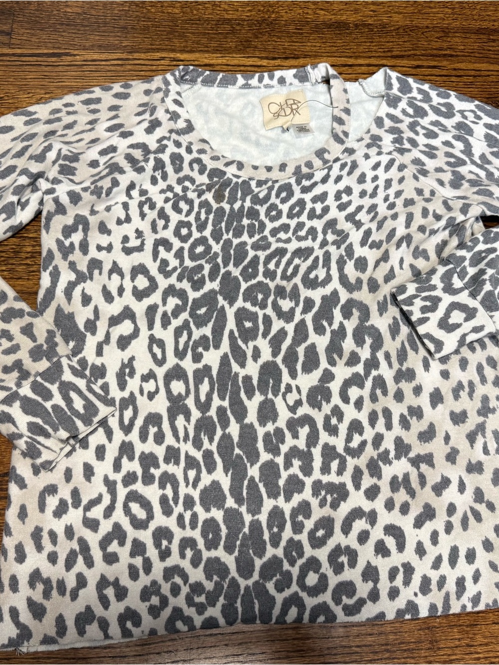 Chaser Long Sleeve Gray Leopard Print Top